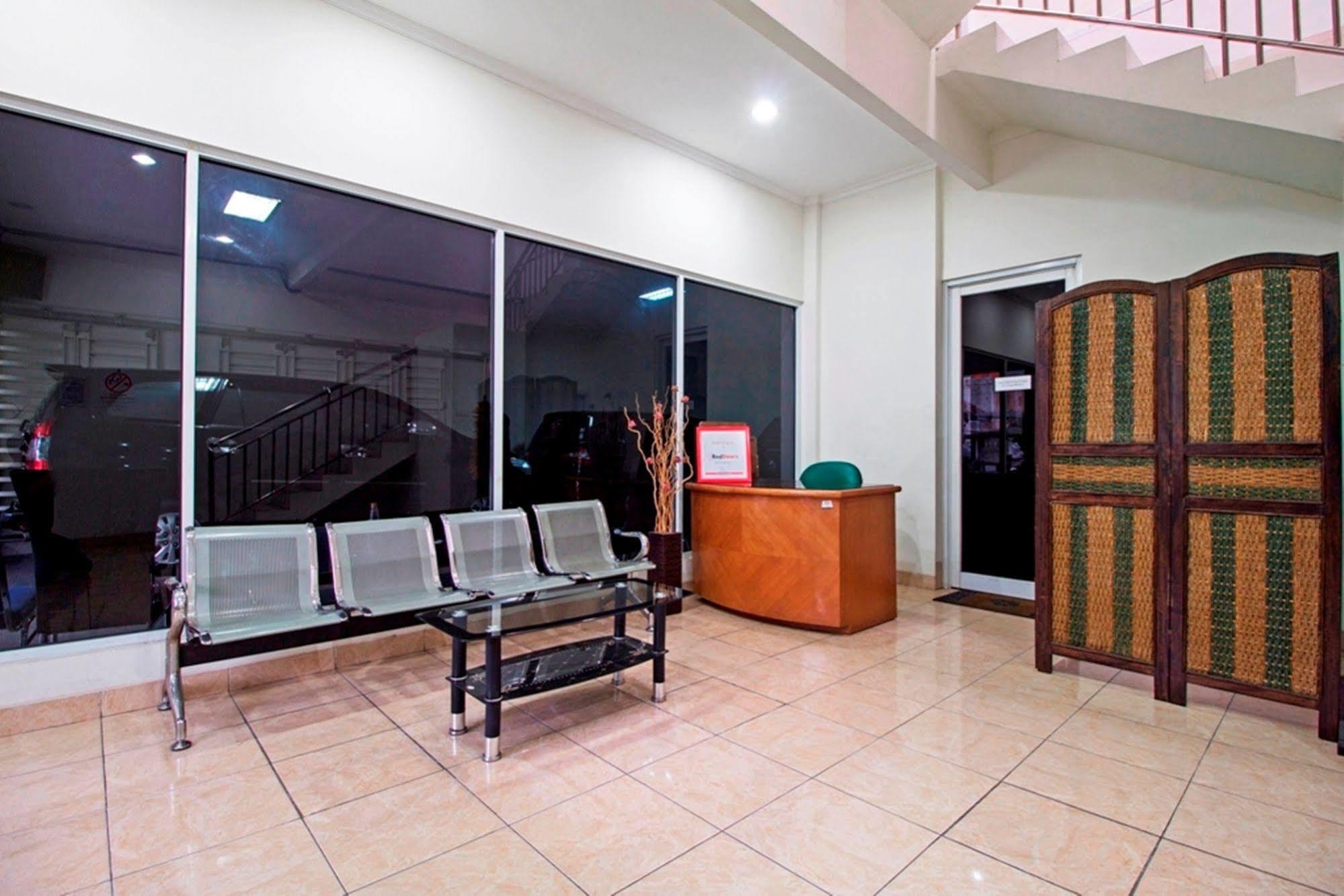 Guest house Reddoorz @ Salemba Raya Jakarta